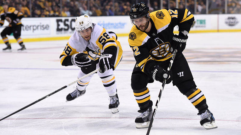 Boston Bruins forward Brian Gionta