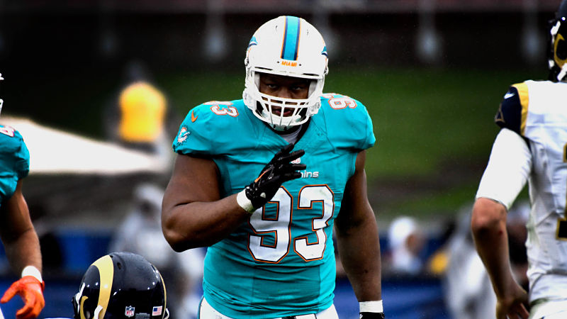 Los Angeles Rams defensive tackle Ndamukong Suh