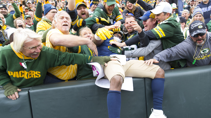 Packers running back Aaron Jones