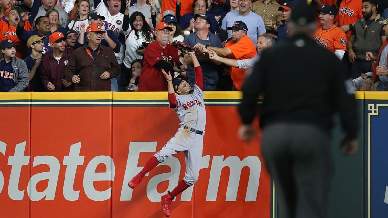 Red Sox outfielder Mookie Betts