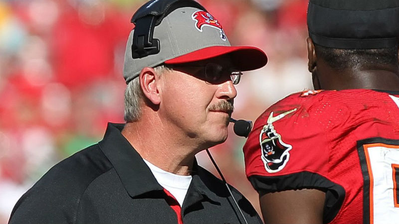 Tampa Bay Buccaneers linebacker coach Bob Fraser