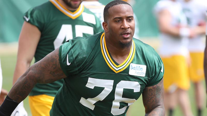 Free agent defensive tackle Mike Daniels