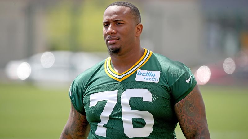 Defensive lineman Mike Daniels