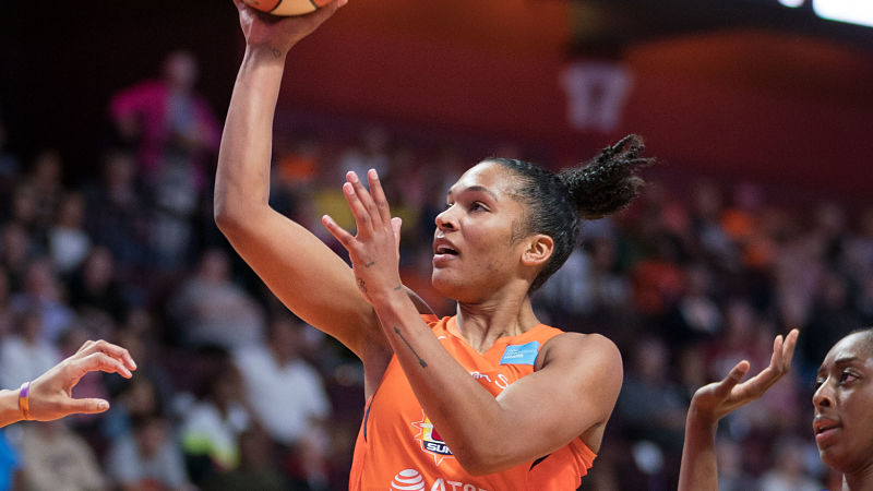 Connecticut Sun forward Alyssa Thomas