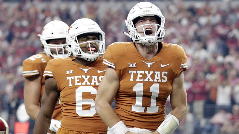 Texas Longhorns quarterback Sam Ehlinger
