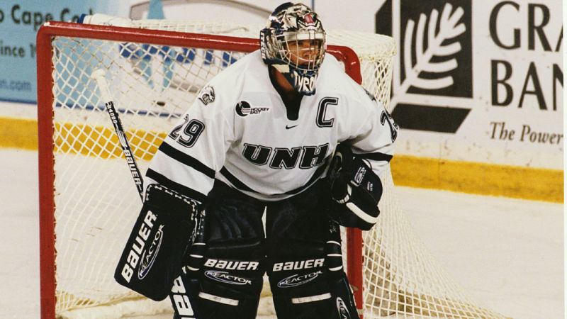 Former UNH goaltender Ty Conklin