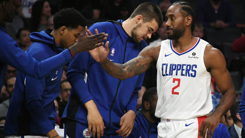 LA Clippers forward Kawhi Leonard (2)