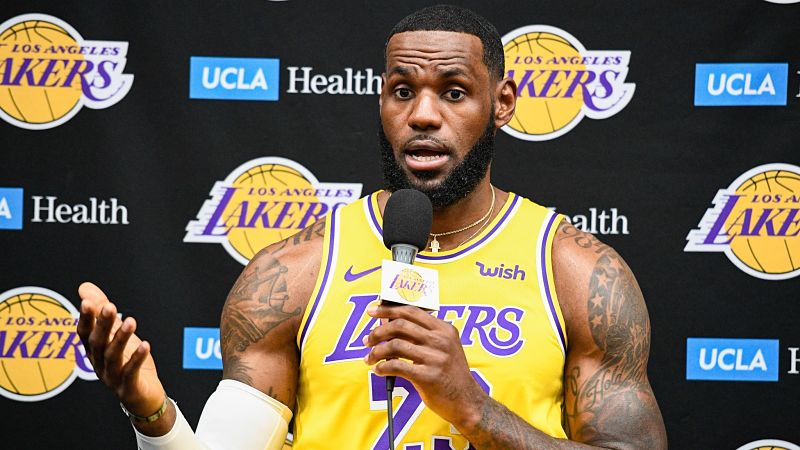 Los Angeles Lakers forward LeBron James