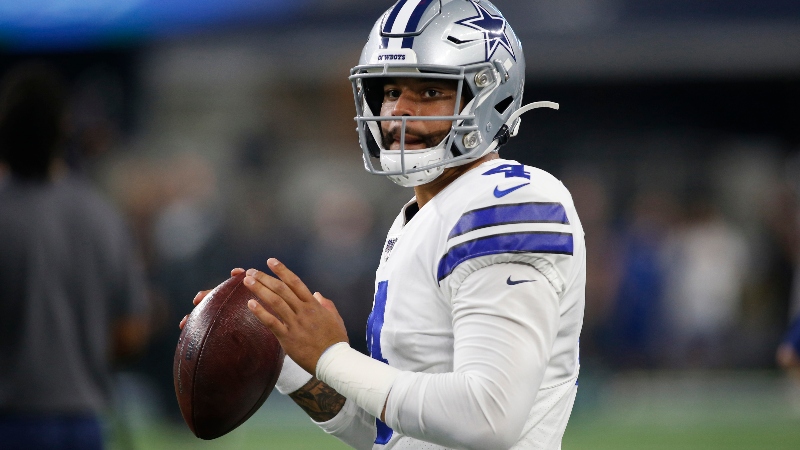 Dallas Cowboys quarterback Dak Prescott (4)