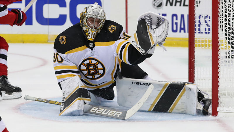 Boston Bruins goalie Dan Vladar