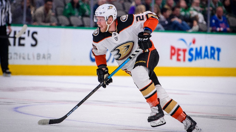 Anaheim Ducks right wing Ondrej Kase (25)