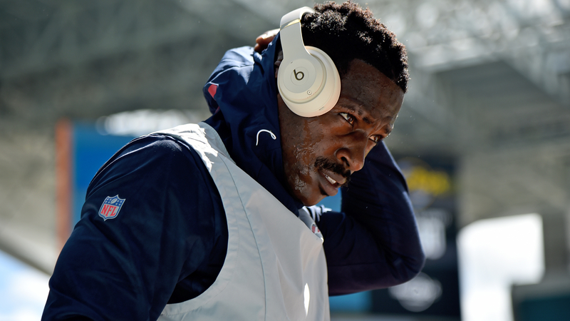 Free agent receiver Antonio Brown