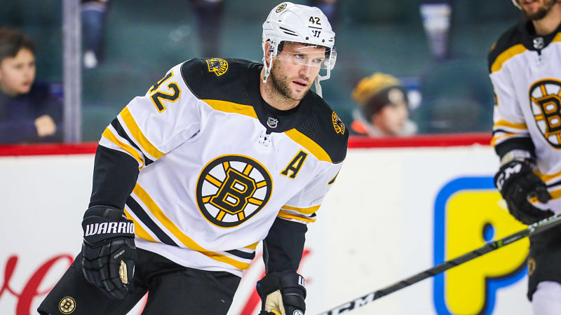 Anaheim Ducks forward David Backes