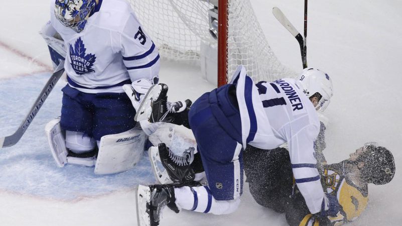 Bruins-Leafs