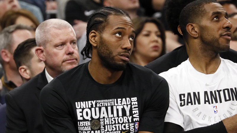Spurs forward Kawhi Leonard