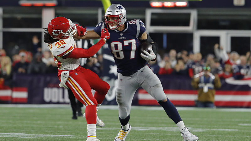 New England Patriots tight end Rob Gronkowsi