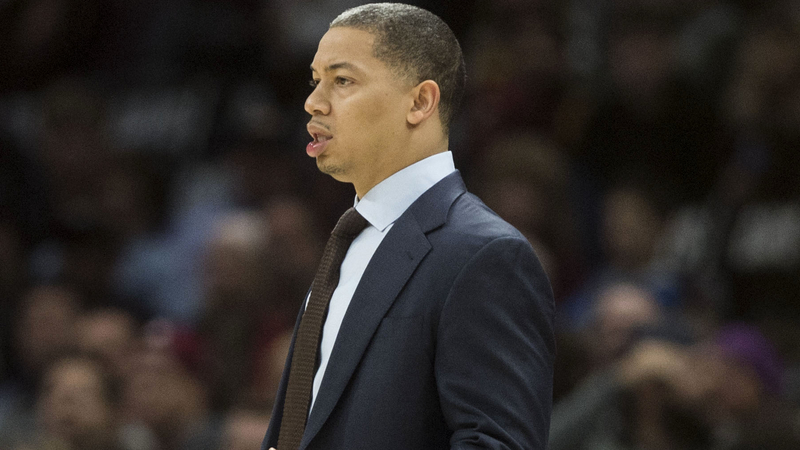 Cavs head coach Tyronn Lue