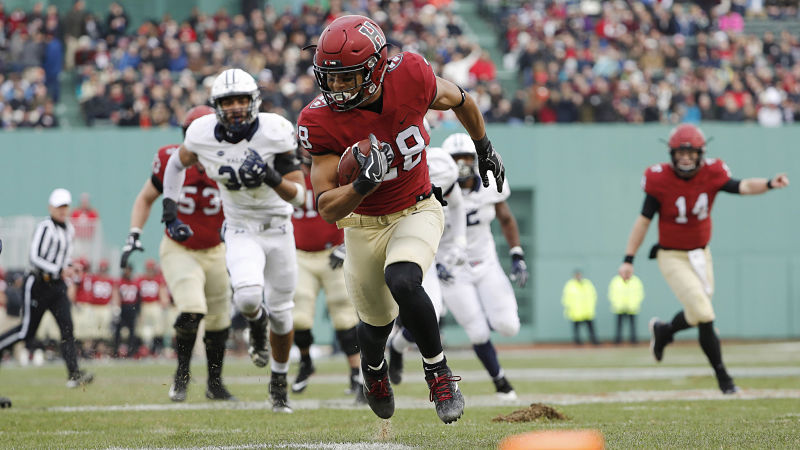 Harvard running back Henry Taylor