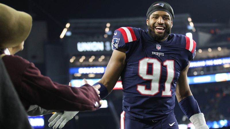 New England Patriots defensive end Deatrich Wise Jr.