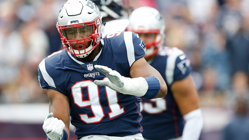 Defensive end Deatrich Wise