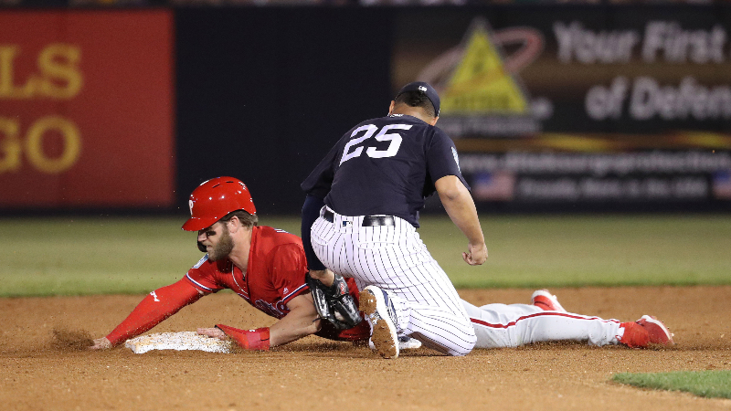 Philadelphia Phillies right fielder Bryce Harper and New York Yankees second baseman Gleyber Torres (25)