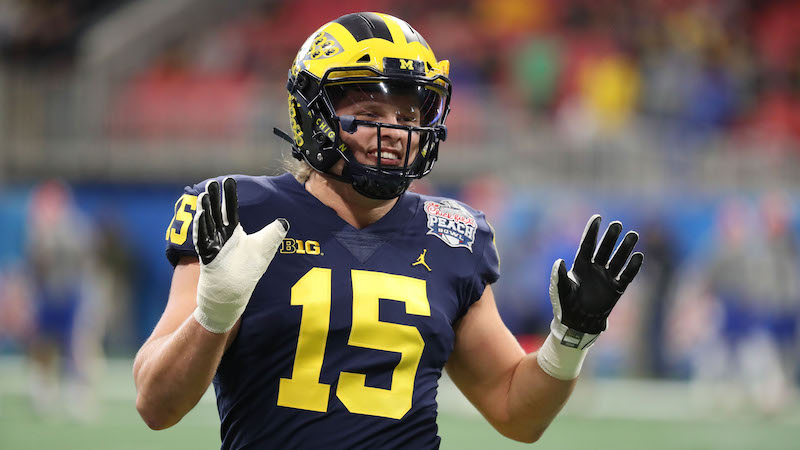 Patriots defensive end Chase Winovich