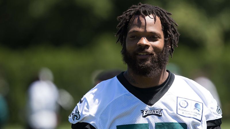 New England Patriots defensive end Michael Bennett