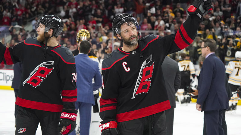 Carolina Hurricanes right wing Justin Williams