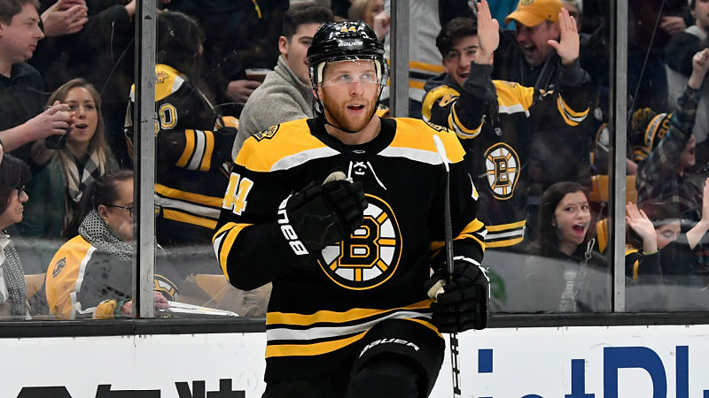 Boston Bruins defenseman Steven Kampfer