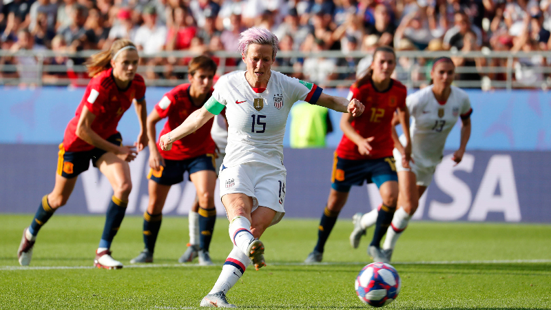 United States forward Megan Rapinoe (15)