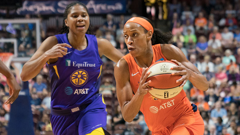 Connecticut Sun guard Jasmine Thomas