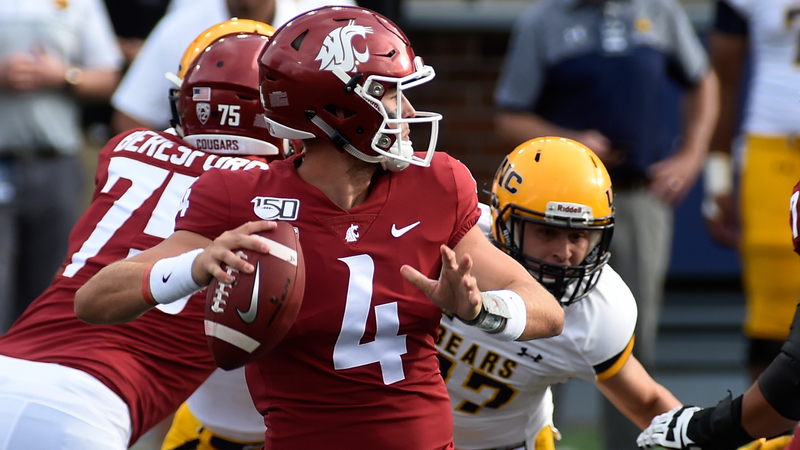 Washington State Cougars quarterback Gage Gubrud