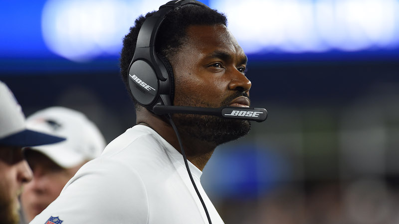 Patriots linebackers coach Jerod Mayo