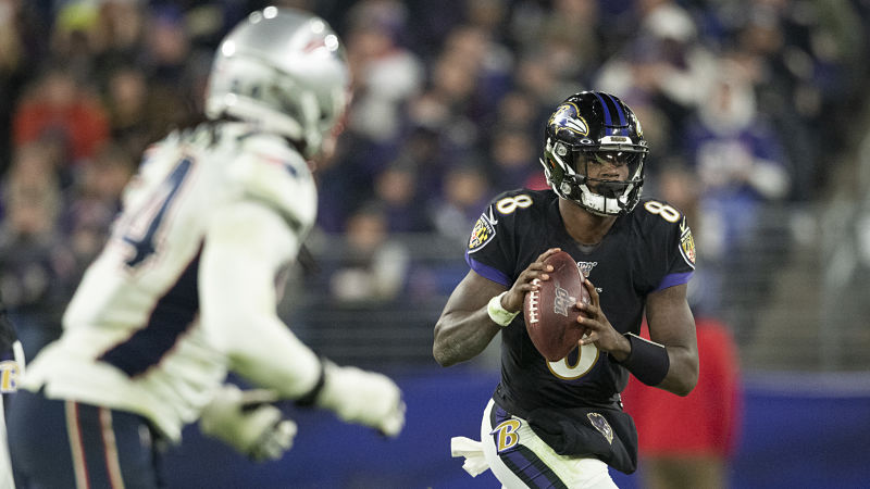 New England Patriots linebacker Dont'a Hightower and Baltimore Ravens quarterback Lamar Jackson