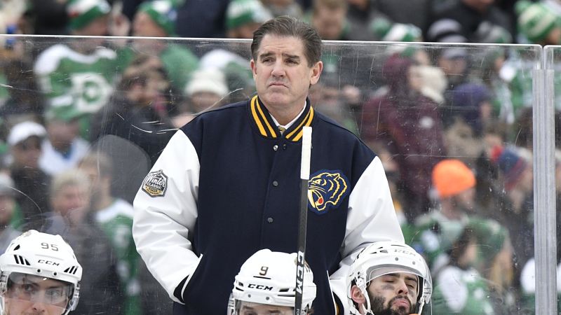 Nashville Predators head coach Peter Laviolette