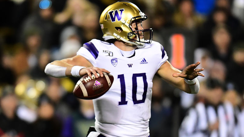 Washington quarterback Jacob Eason