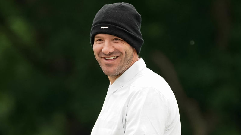 CBS broadcaster Tony Romo