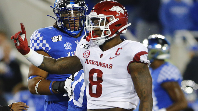 Arkansas linebacker De'Jon Harris