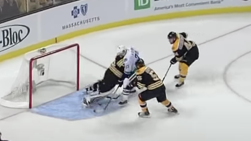 Bruins goalie Tim Thomas