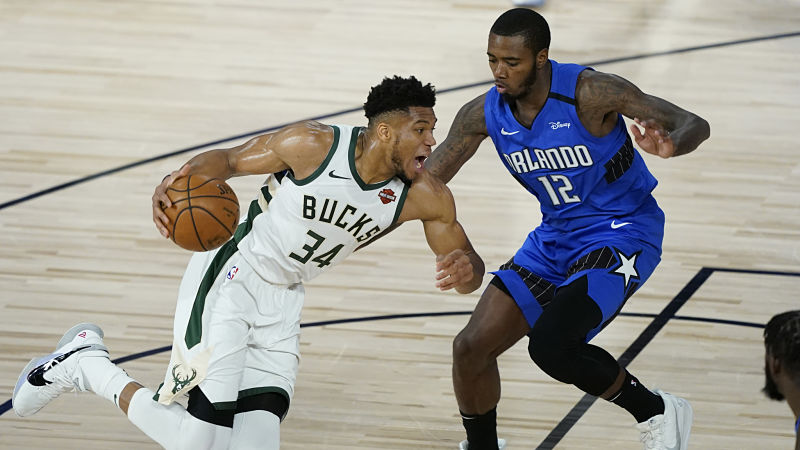 Milwaukee Bucks forward Giannis Antetokounmpo and Orlando Magic forward Gary Clark