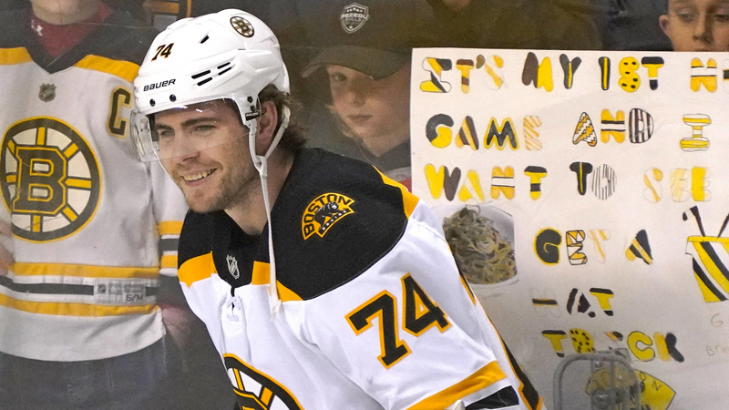Boston Bruins left wing Jake DeBrusk
