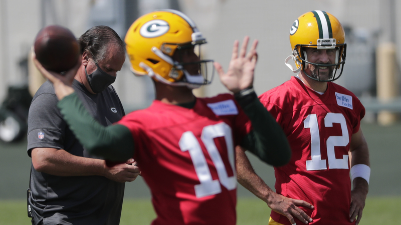 Green Bay Packers quarterbacks Aaron Rodgers, Jordan Love