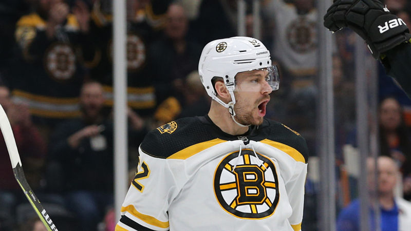 Boston Bruins forward Sean Kuraly