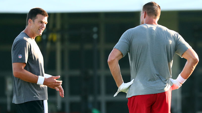 Tampa Bay Buccaneers players Tom Brady and Rob Gronkowski
