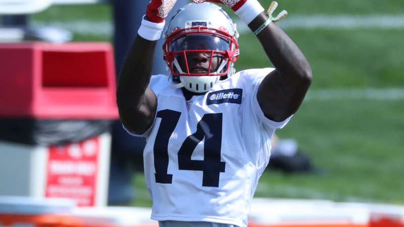 New England Patriots wide receiver Mohamed Sanu