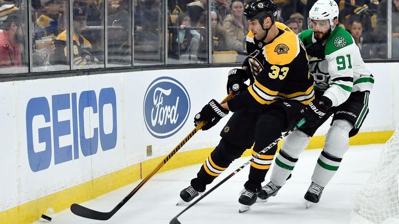 Boston Bruins defenseman Zdeno Chara, Dallas Stars center Tyler Seguin