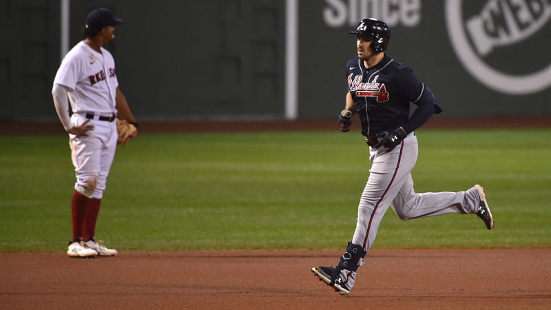 Atlanta Braves right fielder Adam Duvall