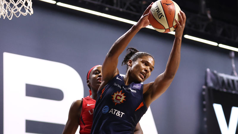 Connecticut Sun forward Alyssa Thomas