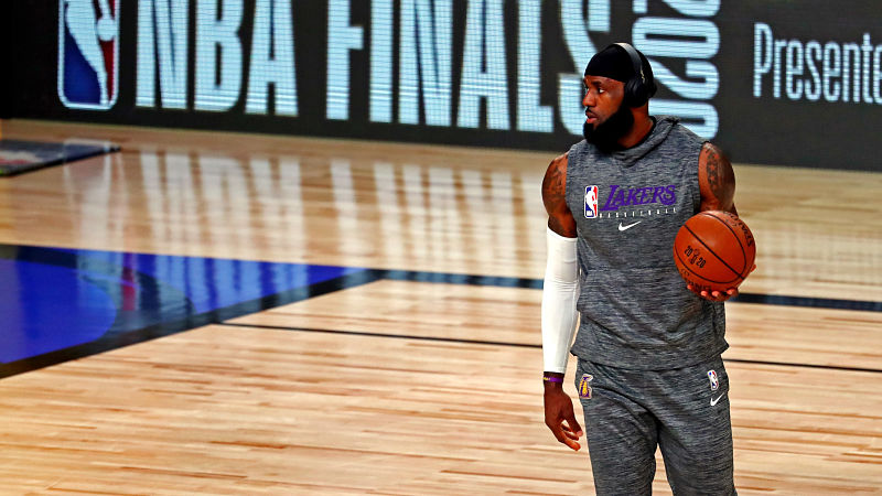 Los Angeles Lakers forward LeBron James