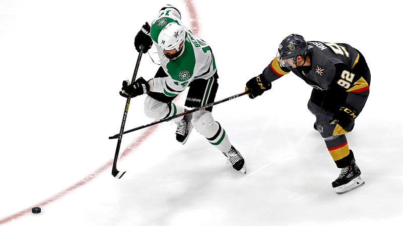 Dallas Stars left wing Jamie Benn and Vegas Golden Knights center Tomas Nosek